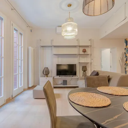 Appartamento Guesthost - San Lorenzo Chic With Private Courtyard *