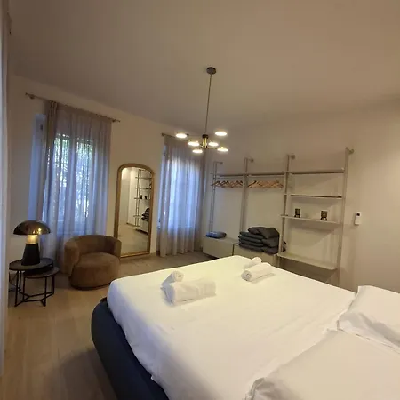 Apartment Guesthost - San Lorenzo Chic With Private Courtyard *